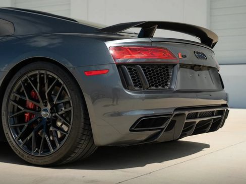 Used 2018 Audi R8 V10 RWD image 78