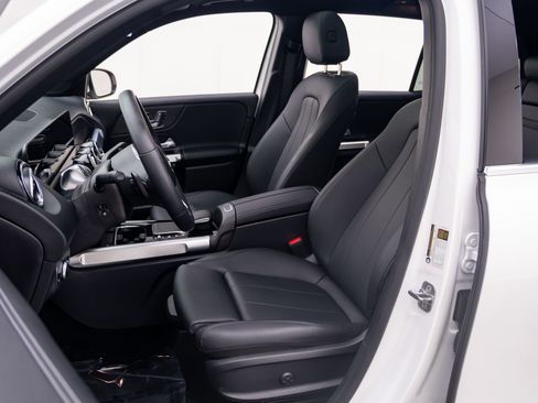 Used 2023 Mercedes-Benz GLB 250 4MATIC image 14