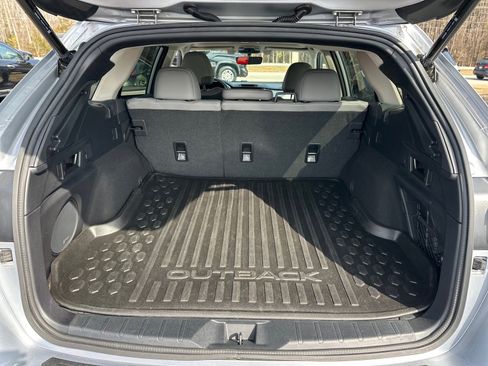 Used 2022 Subaru Outback Limited image 16
