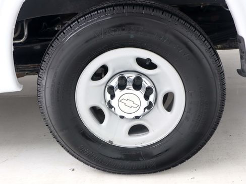Used 2017 Chevrolet Express 3500 LT w/ LT Preferred Equipment Group RWD image 29
