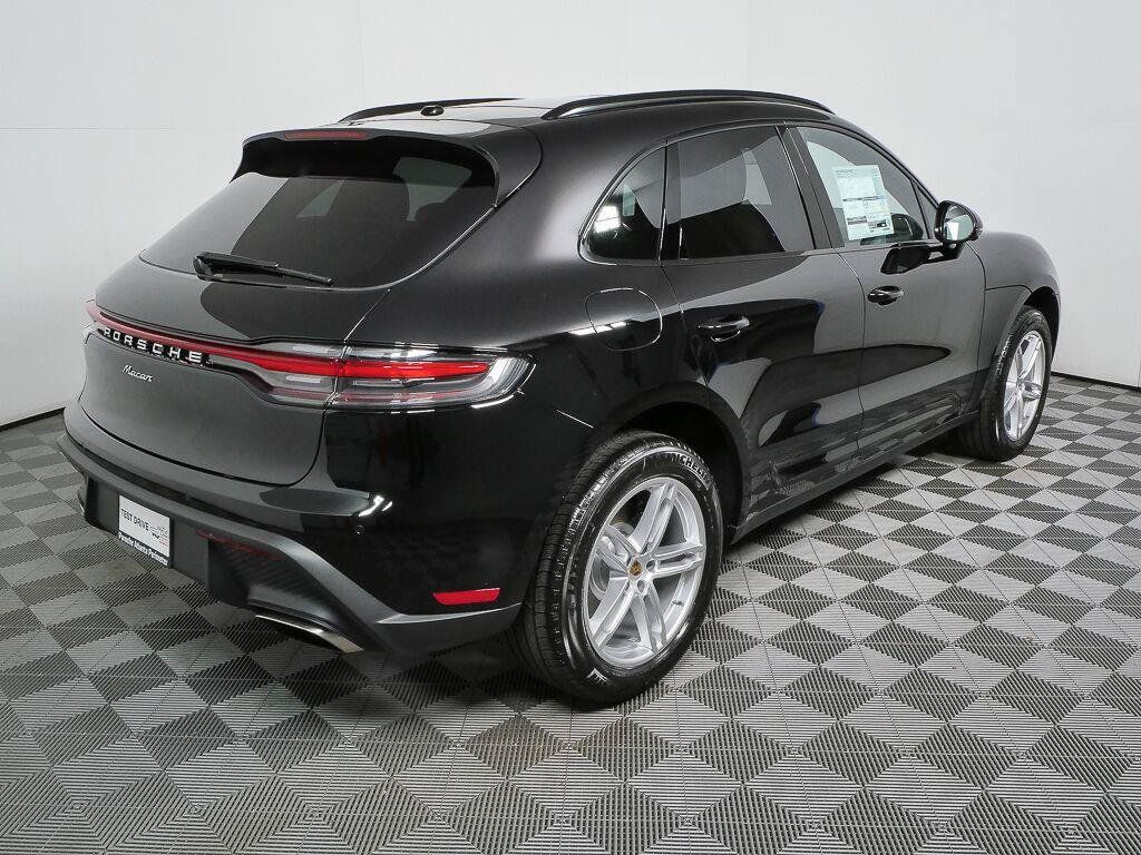 Certified 2026 Porsche Macan AWD/4WD image 28