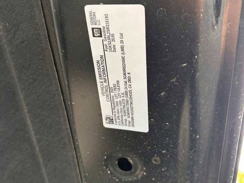 Used 2025 GMC Yukon XL Denali AWD/4WD image 11
