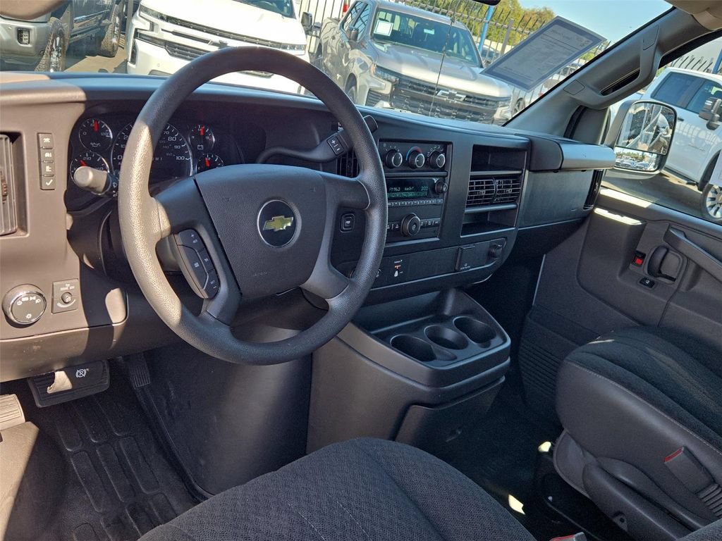Used 2025 Chevrolet Express 2500 w/ Driver Convenience Package RWD image 2