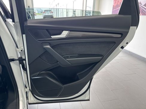 Used 2024 Audi SQ5 Premium image 47