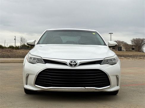Used 2016 Toyota Avalon Touring image 2