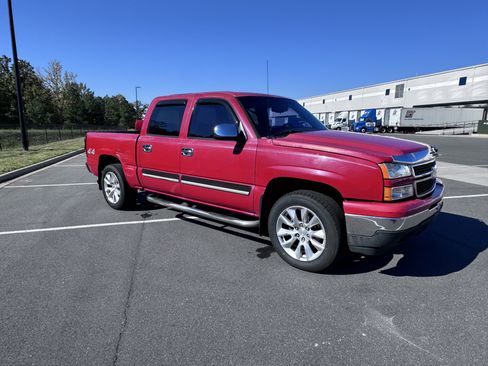 Used 2007 Chevrolet Silverado 1500 LS w/ Chrome Exterior Package image 36