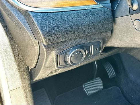 Used 2017 Lincoln MKC Select image 10