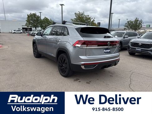 New 2026 Volkswagen Atlas Cross Sport SE image 3