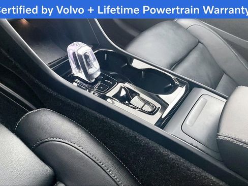 Certified 2026 Volvo XC40 B5 Plus AWD/4WD image 19