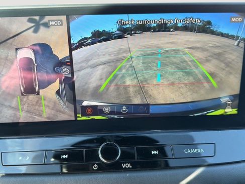 Used 2025 Nissan Rogue SL w/ SL Premium Package image 5