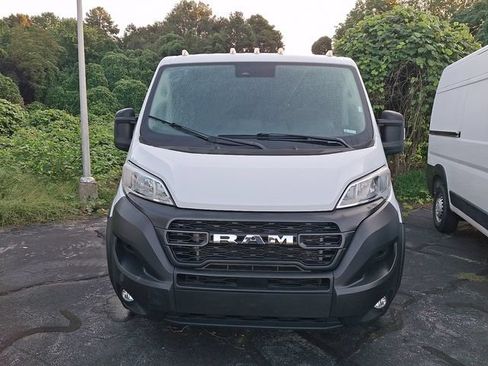 Used 2025 RAM ProMaster 2500 w/ Convenience Group FWD image 2
