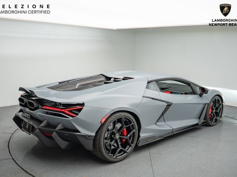 Used 2024 Lamborghini Revuelto image 24