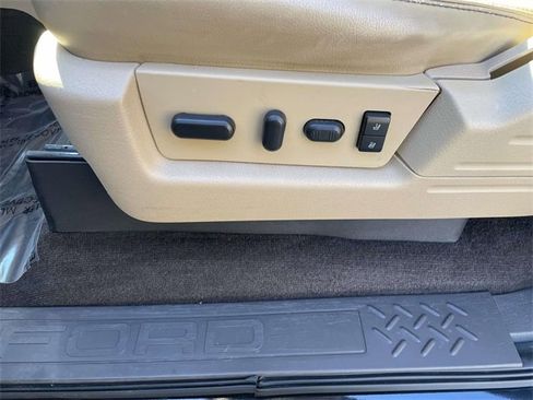 Used 2013 Ford F150 Lariat w/ Luxury Equipment Group image 12