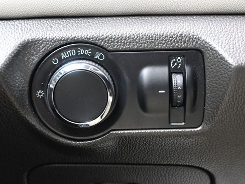 Used 2014 Chevrolet Cruze LS image 23