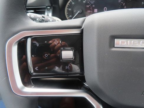 Used 2023 Land Rover Discovery Sport SE image 29