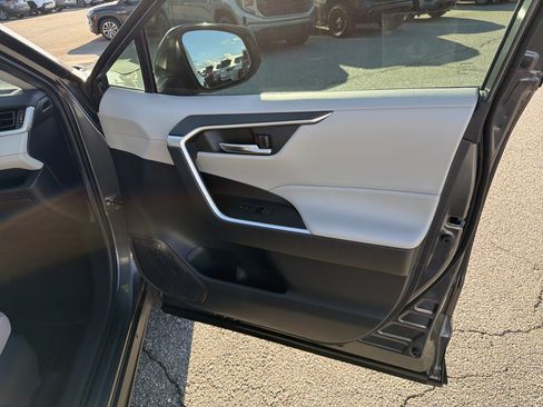 Certified 2022 Toyota RAV4 XLE w/ Convenience Package image 26