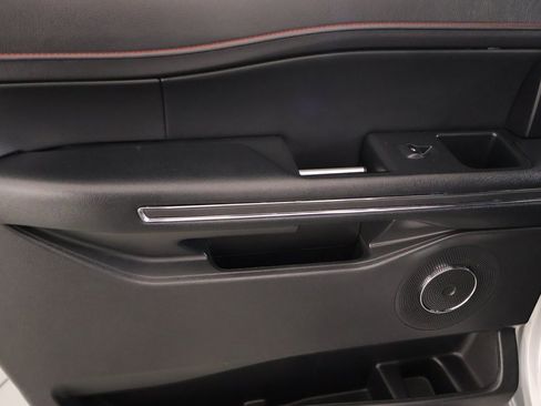 Used 2022 Ford Expedition Max Limited image 19