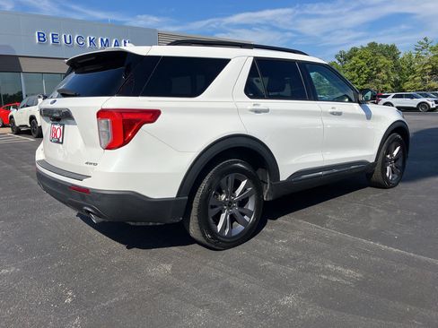 Used 2022 Ford Explorer XLT w/ Equipment Group 202A AWD/4WD image 6