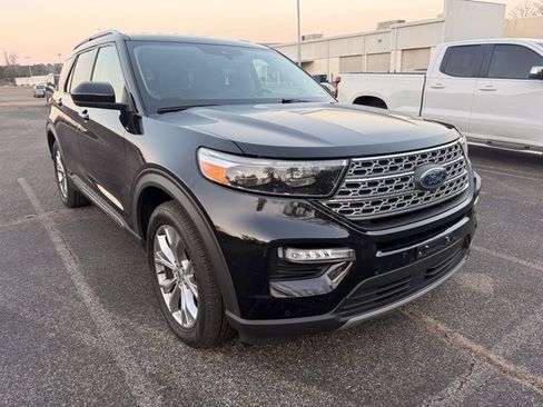 Used 2023 Ford Explorer Limited image 2