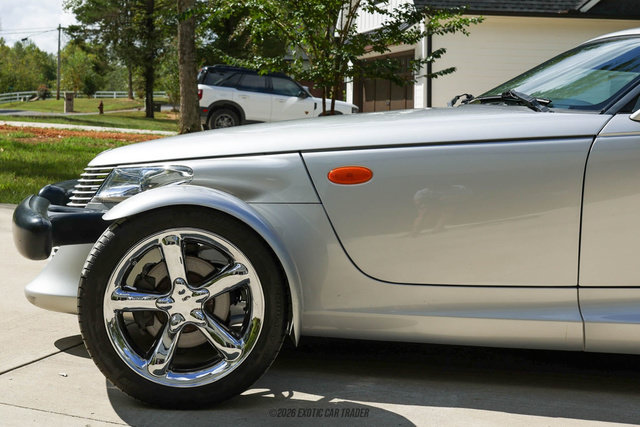 Used 2002 Chrysler Prowler RWD image 4