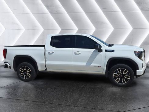 Used 2026 GMC Sierra 1500 AT4 w/ AT4 Premium Package AWD/4WD image 4
