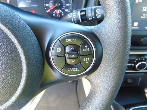 Used 2021 Kia Soul LX FWD image 17