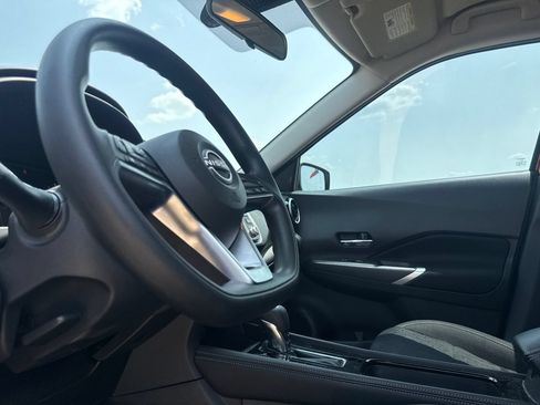 Used 2024 Nissan Kicks SV w/ Exterior Package FWD image 33
