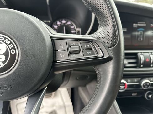 Used 2022 Alfa Romeo Giulia Ti image 19