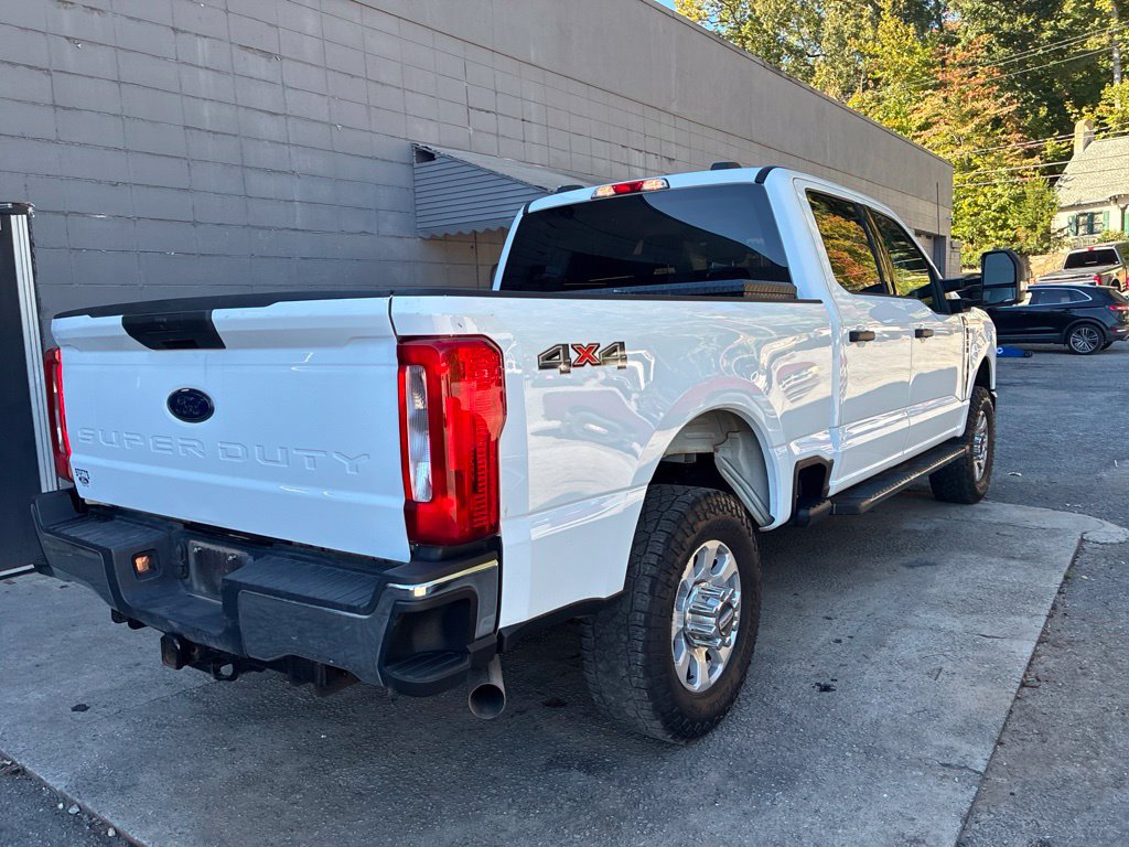 Used 2023 Ford F350 XLT AWD/4WD image 19