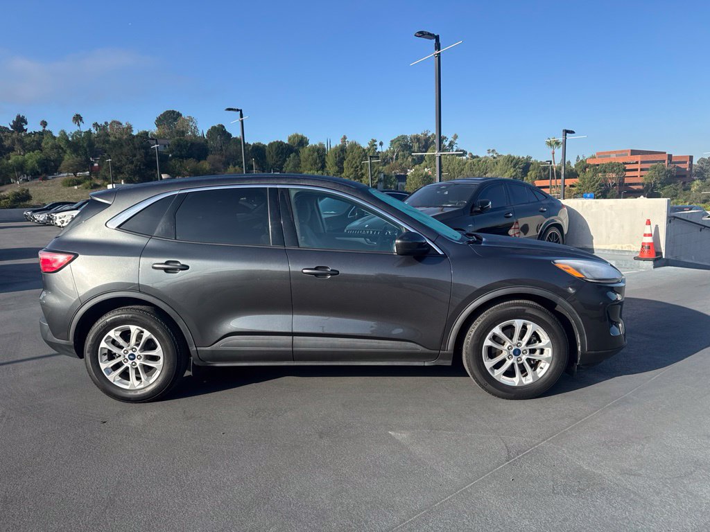 Used 2020 Ford Escape SE FWD image 4