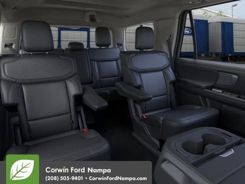 New 2026 Ford Expedition Platinum image 11