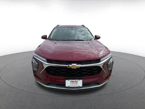 Used 2025 Chevrolet Trax LT image 4