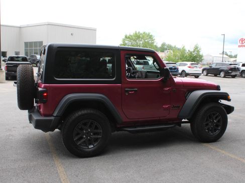 Used 2024 Jeep Wrangler Sport AWD/4WD image 4