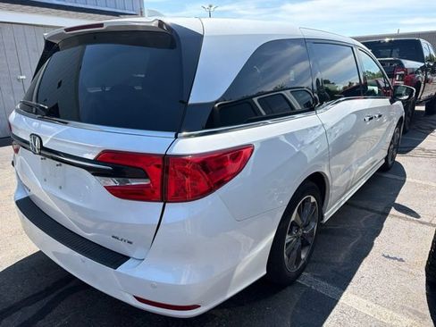 Used 2023 Honda Odyssey Elite image 4