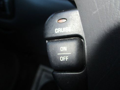 Used 2002 Oldsmobile Alero GL FWD image 31