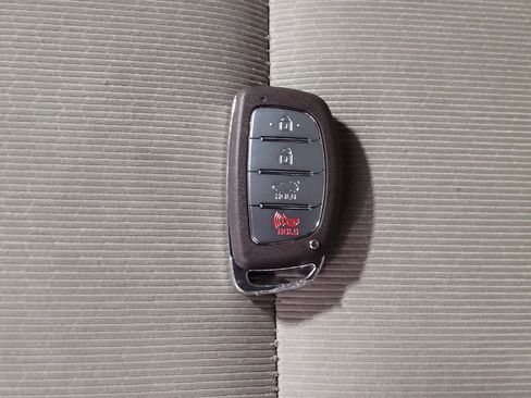 Used 2017 Hyundai Elantra Value Edition w/ Cargo Package image 32