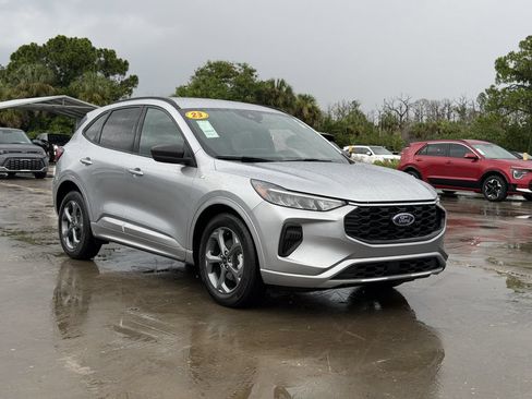 Used 2023 Ford Escape ST-Line w/ Equipment Group 301A FWD image 2