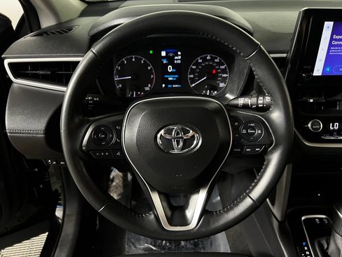 Certified 2025 Toyota Corolla Cross LE FWD image 14