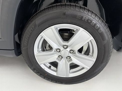 Used 2022 Jeep Compass Latitude FWD image 29