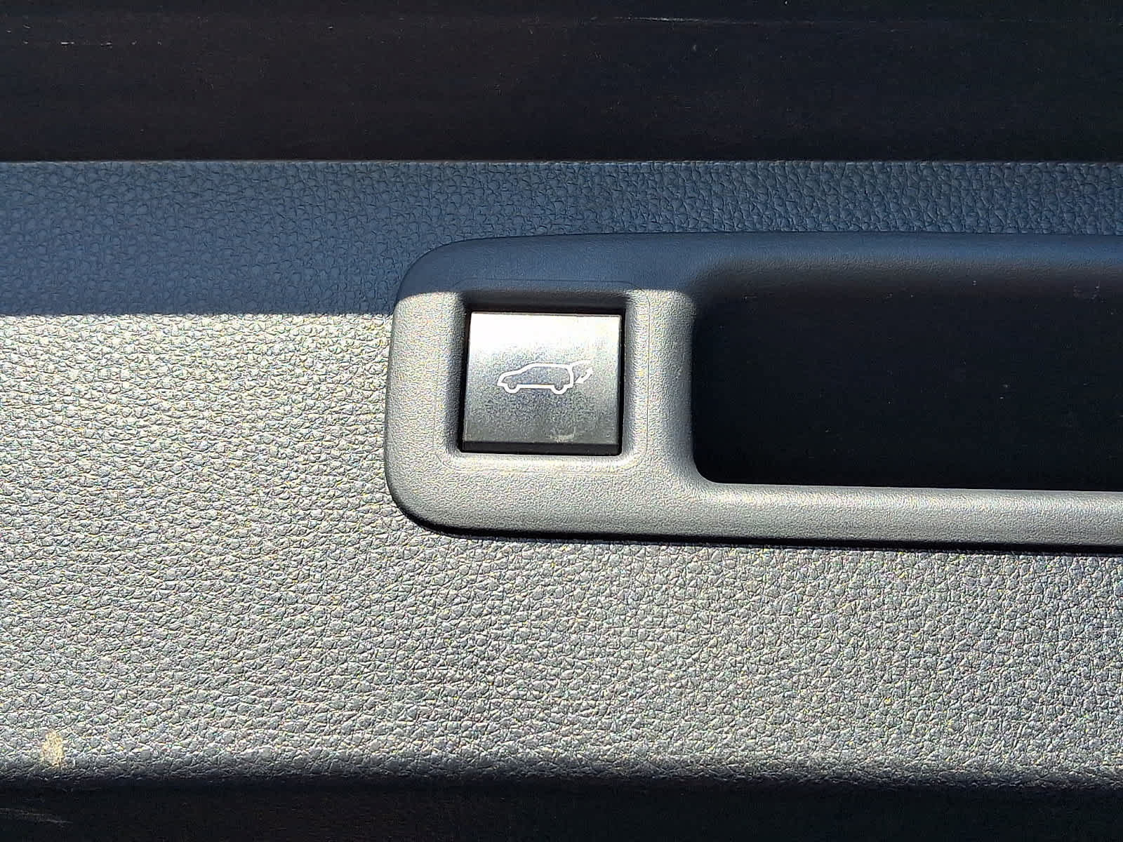 Certified 2021 Toyota Highlander XLE AWD/4WD image 33