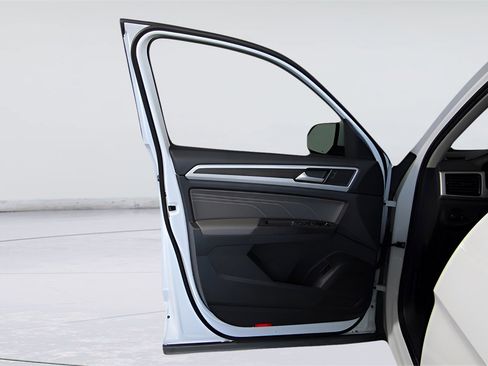 Used 2022 Volkswagen Atlas SE image 14