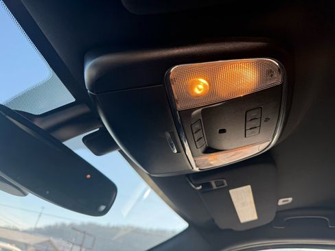 Used 2018 Jeep Grand Cherokee Laredo image 29