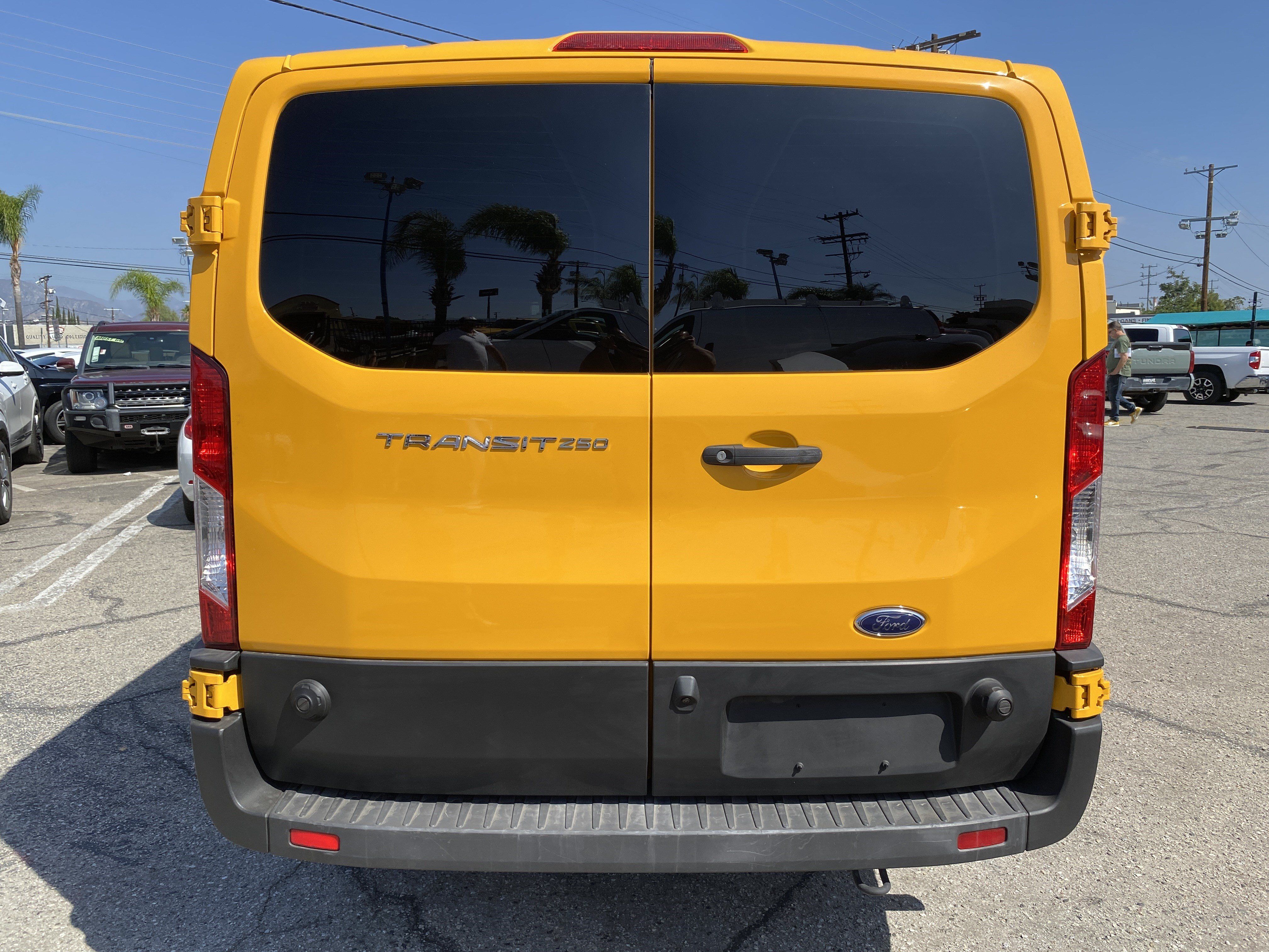 Used 2020 Ford Transit 250 130 Low Roof RWD image 11