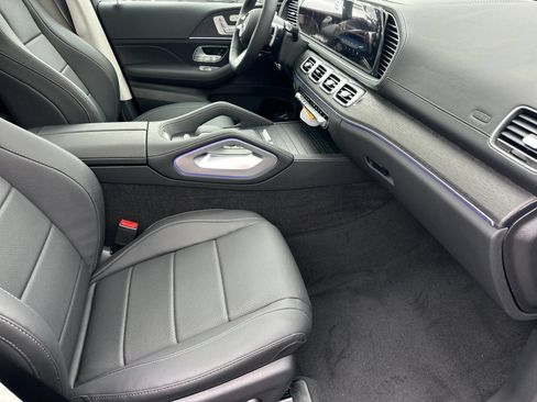 New 2026 Mercedes-Benz GLS 450 4MATIC image 16