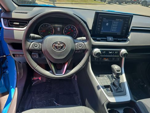 Used 2021 Toyota RAV4 XLE w/ Convenience Package AWD/4WD image 16