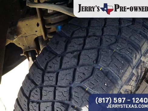 Used 2024 Chevrolet Silverado 1500 ZR2 w/ Technology Package AWD/4WD image 8