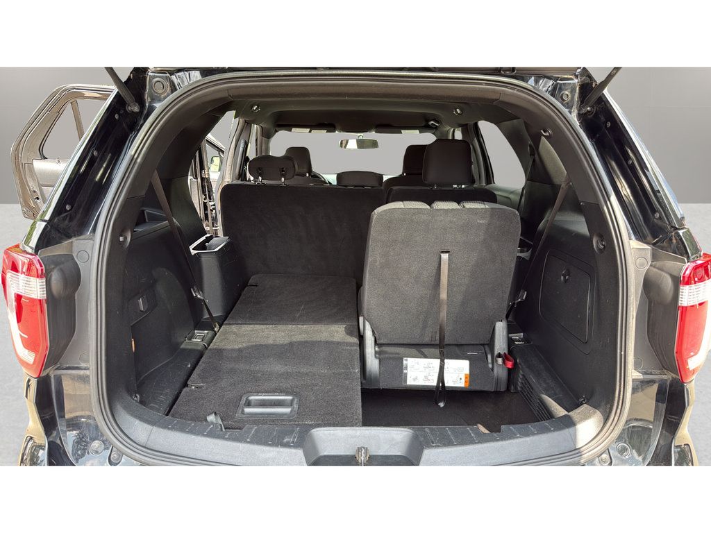 Used 2018 Ford Explorer XLT AWD/4WD image 19