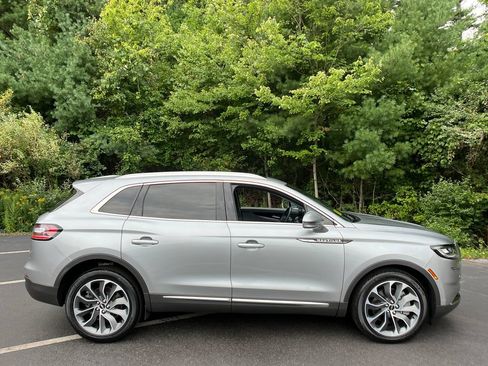 Used 2023 Lincoln Nautilus Reserve AWD/4WD image 6