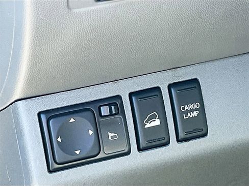 Used 2020 Nissan Frontier SV w/ Midnight Edition Floor Mats image 10