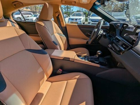 Used 2024 Lexus ES 300h w/ Premium Package image 21